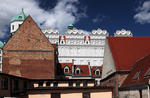 Foto, Bild: alte Huser und wieder aufgebautes Renaissanceschloss