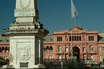 Foto, Bild: Plaza de Mayo mit Casa Rosada und Obelisk in Buenos Aires