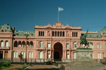 Foto, Bild: Casa Rosada mit Reiterdenkmal in Buenos Aires