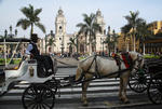 Foto, Bild: Kutsche am Plaza Mayor dem ehemaligen Plaza de Armas
