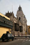 Foto, Bild: Holzbalkone und Kathedrale und Militr