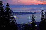 Foto, Bild: Blick vom Grouse Mountain auf die Bucht von Vancouver abends