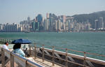 Foto, Bild: Blick von der Kowloon-Promenade auf die Skyline von Hongkong-Wanchai