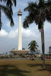 Foto, Bild: Das 137 m hohe Monas-Nationalmonument von Sukarno auf dem Merdeka-Platz
