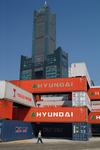 Foto, Bild: Beim Tuntex Sky Tower findet jährlich das Internationale Container Art Festival statt