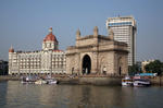 Foto, Bild: Der Triumphbogen Gateway of India und das Hotel Taj Mahal Intercontinental