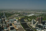 Foto, Bild: Blick über City mit Flinders Street Station, Federation Square und Stadion