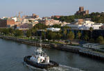 Foto, Bild: Schlepper vor der City von Newcastle mit Christ Church Cathedral und The Foreshore