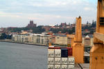 Foto, Bild: Newcastle mit Christ Church Cathedral und Husern an der Wharf Road von der Schiffsbrcke eines Containerschiffes aus