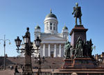 Foto, Bild: Dom (Tuomiokirkko) von Helsinki am Senatsplatz (Senaatintori) und Denkmal Alexander II