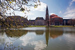 Foto, Bild: Stadtsee (Kleiner Kiel) mit Rathaus und Opernhaus vom Lorentzendamm aus