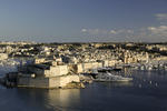 Foto, Bild: Malta, Blick auf  Grand Harbour, Vittoriosa (Birgu) mit Malta Maritime Museum und Dockyard Creek