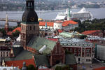 Foto, Bild: Blick von der Petrikirche auf die Altstadt und die SEVEN SEAS VOYAGER