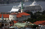 Foto, Bild: Blick von der Petrikirche auf das Schloss und die SEVEN SEAS VOYAGER