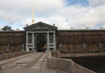 Foto, Bild: Tor der Peter-Paul-Festung von 1703 mit ihren Bastionen am Ufer der Newa