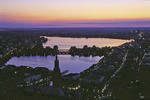 Foto, Bild: Morgenlicht ber Hamburgs Alster und Innenstadt