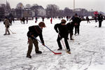 Foto, Bild: Wintervergngen auf der zugefrorenen Auenalster