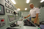 Foto, Bild: Chief Engineer, Leitender Ingenieur (Leitender technischer Offizier) im Maschinenkontrollraum