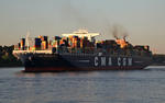 Foto, Bild: Grocontainerschiff CMA CGM MARCO POLO verlsst den Hamburger Hafen