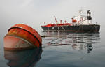 Tanker (LPG-Tanker, LPG Carrier) QUEEN ZENOBIA an der Anlegeboje vor dem Port of Iskenderun, Trkei