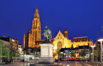 Foto, Bild: Groenplaats mit  Rubens-Denkmal und Onze-Lieve-Vrouw-Kathedraal (Liebfrauenkathedrale)